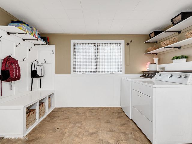 2 Sunset Lane, Algonquin, IL 60102