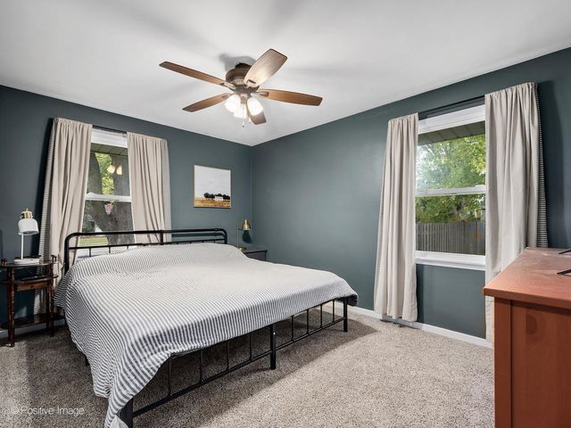 2 Sunset Lane, Algonquin, IL 60102