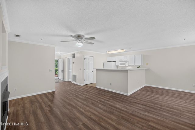 1402 Willoughby Park Court Unit 2, Wilmington, NC 28412
