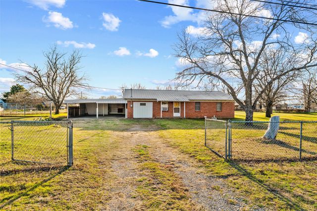508 Fannin Street, Millsap, TX 76066