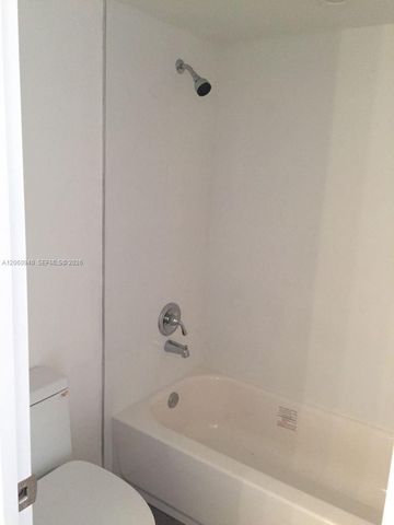 860 NE 209th Ter 104-33, Miami, FL 33179