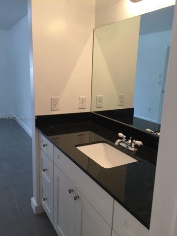 860 NE 209th Ter 104-33, Miami, FL 33179