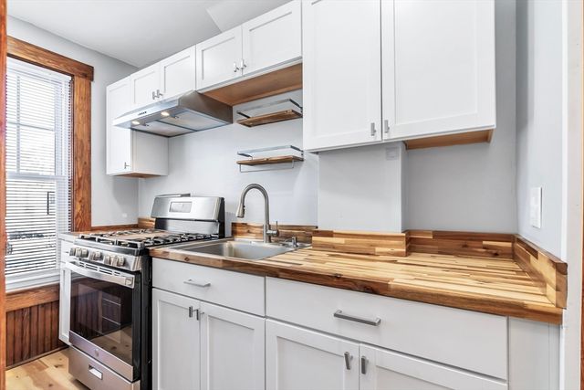 144 A St, Lowell, MA 01851