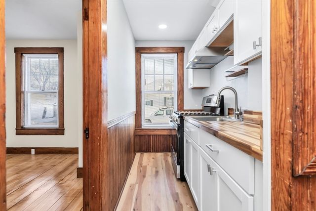 144 A St, Lowell, MA 01851