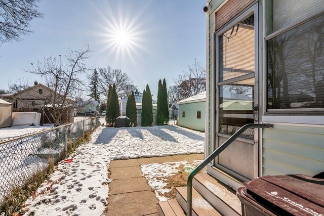 144 A St, Lowell, MA 01851