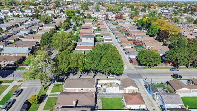 6105 S Moody Street, Chicago, IL 60638