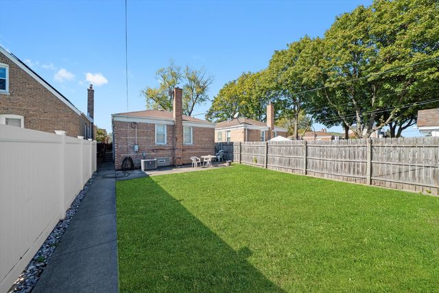 6105 S Moody Street, Chicago, IL 60638