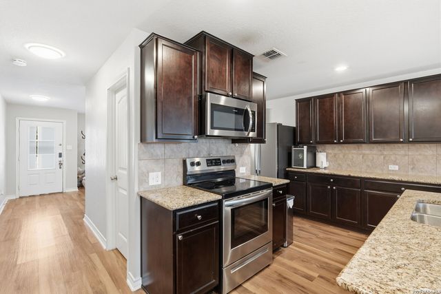 2811 DAVIS TRCE, San Antonio, TX 78245