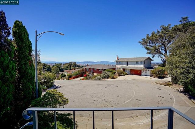 6324 Bonita Ct, Richmond, CA 94806