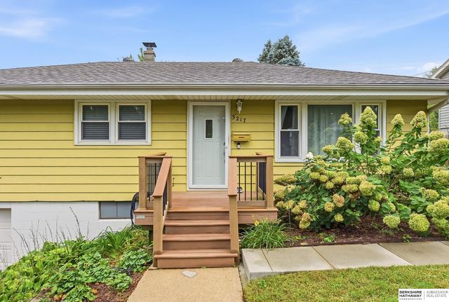 3217 Cornhusker Drive, Omaha, NE 68124