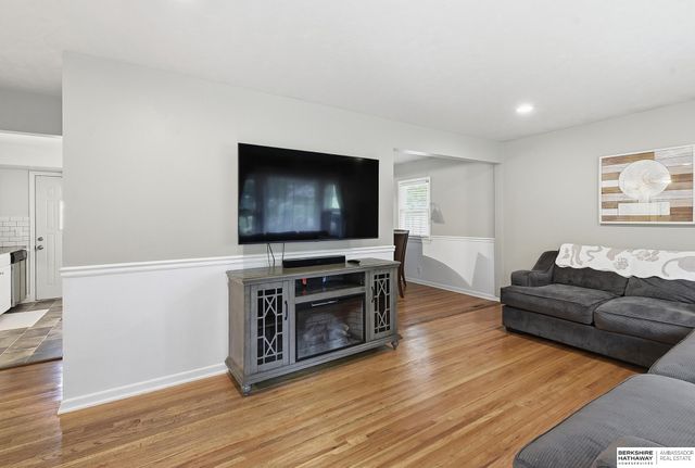3217 Cornhusker Drive, Omaha, NE 68124