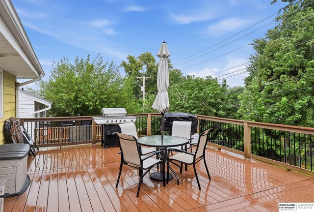 3217 Cornhusker Drive, Omaha, NE 68124