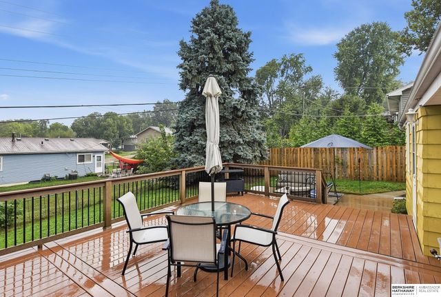 3217 Cornhusker Drive, Omaha, NE 68124