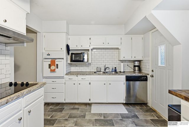 3217 Cornhusker Drive, Omaha, NE 68124