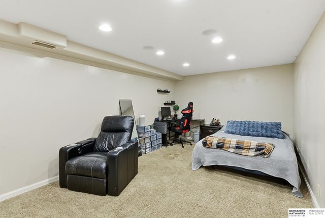 3217 Cornhusker Drive, Omaha, NE 68124