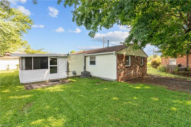 2200 McSweeney CIR, Hampton, VA 23663