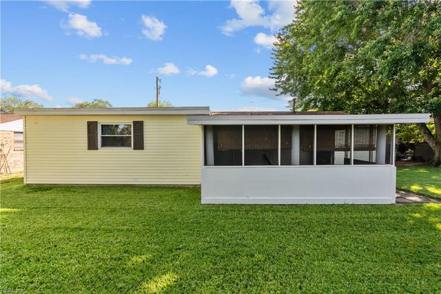 2200 McSweeney CIR, Hampton, VA 23663