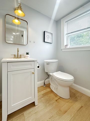 28 Arnold St 28, Quincy, MA 02169