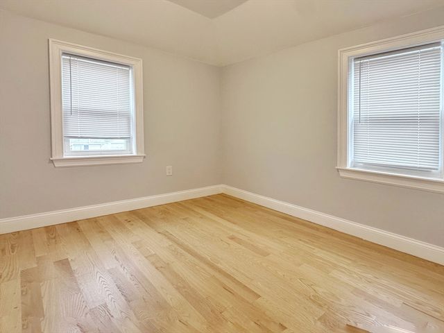 28 Arnold St 28, Quincy, MA 02169