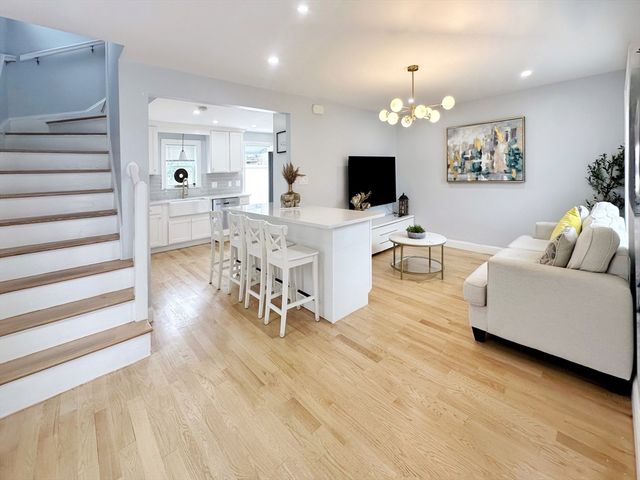 28 Arnold St 28, Quincy, MA 02169