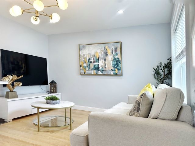 28 Arnold St 28, Quincy, MA 02169