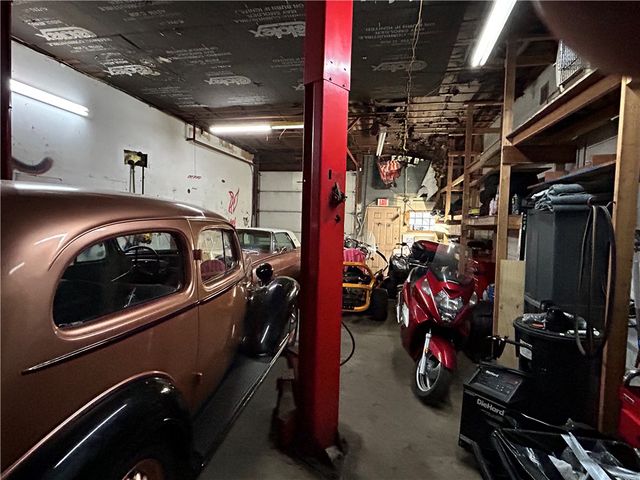 583 Mcclellandtown Rd, Uniontown, PA 15401