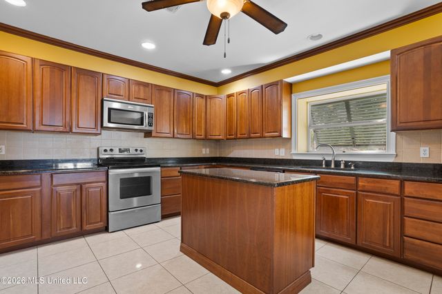1100 E Beach Boulevard, Long Beach, MS 39560