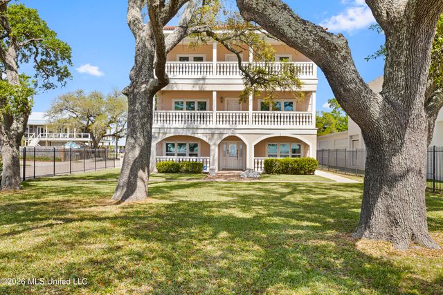 1100 E Beach Boulevard, Long Beach, MS 39560