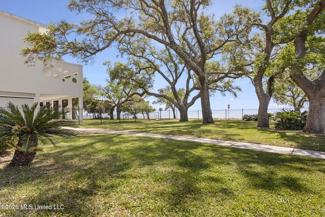 1100 E Beach Boulevard, Long Beach, MS 39560