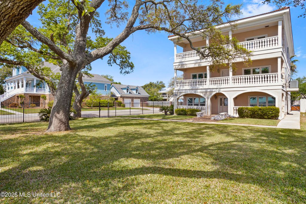 1100 E Beach Boulevard, Long Beach, MS 39560