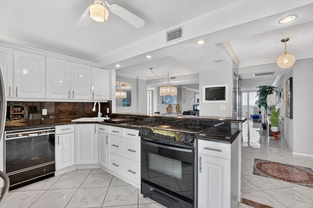 3000 S Ocean Boulevard 1004, Boca Raton, FL 33432