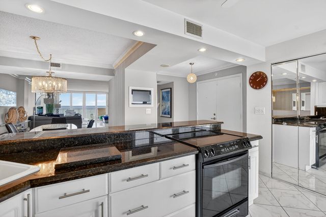 3000 S Ocean Boulevard 1004, Boca Raton, FL 33432