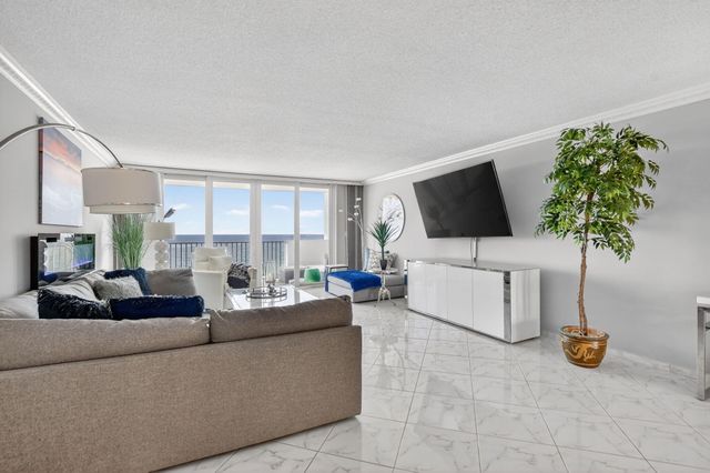 3000 S Ocean Boulevard 1004, Boca Raton, FL 33432