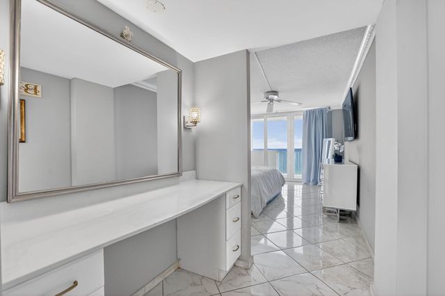 3000 S Ocean Boulevard 1004, Boca Raton, FL 33432