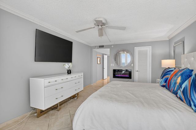 3000 S Ocean Boulevard 1004, Boca Raton, FL 33432