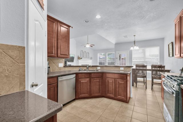 7310 Durango Creek Drive, Magnolia, TX 77354