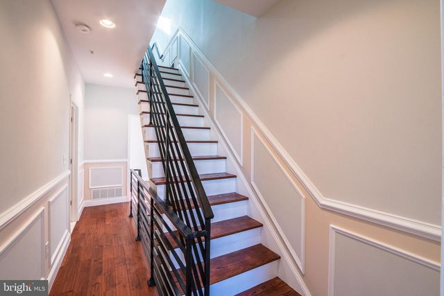 2340 GREENWICH ST, Philadelphia, PA 19146