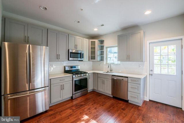 2340 GREENWICH ST, Philadelphia, PA 19146