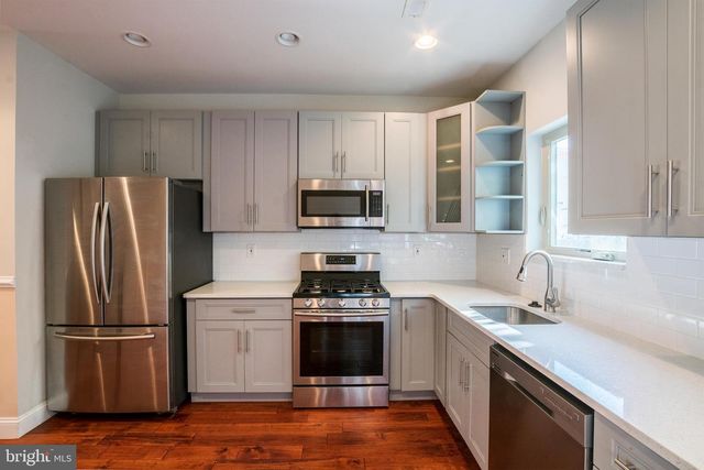 2340 GREENWICH ST, Philadelphia, PA 19146