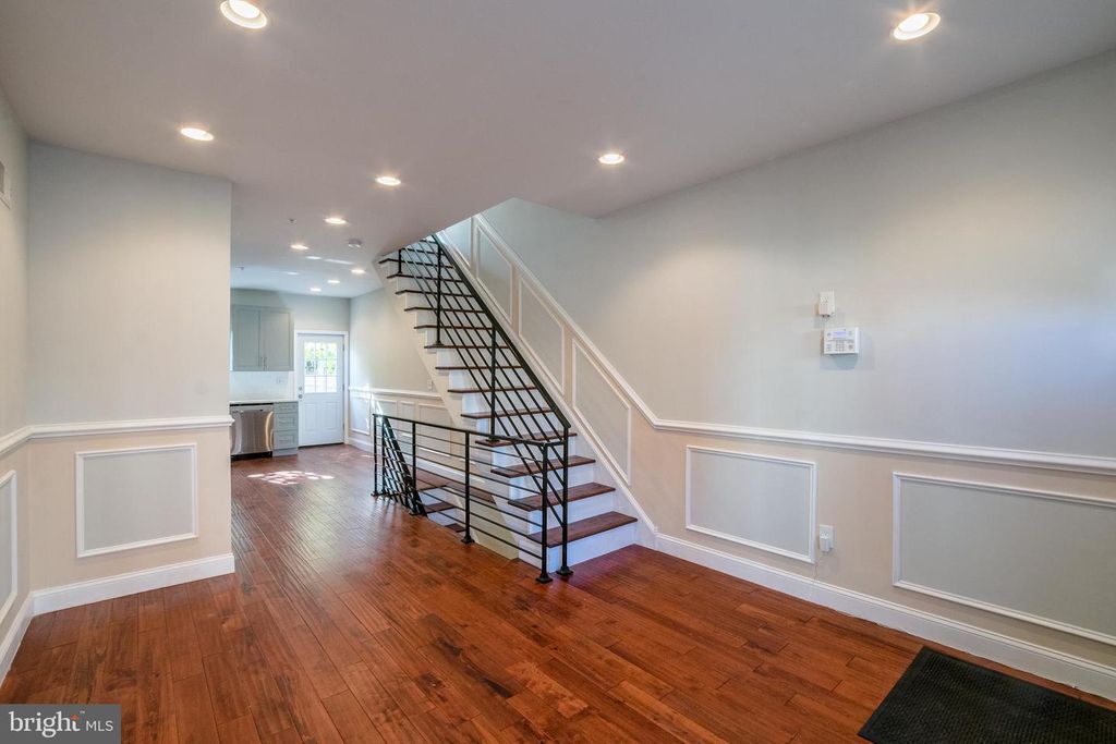 2340 GREENWICH ST, Philadelphia, PA 19146