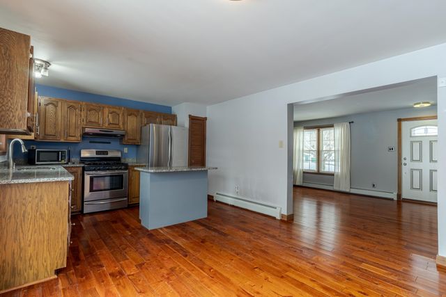 9 Ledgeview Drive, Rochester, NH 03839