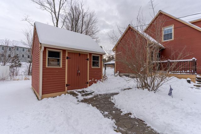 9 Ledgeview Drive, Rochester, NH 03839