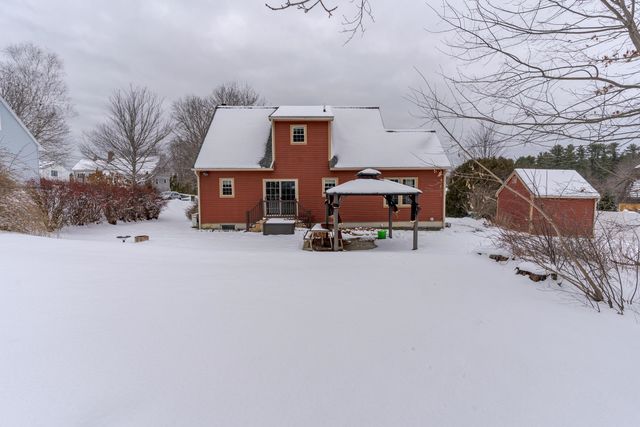 9 Ledgeview Drive, Rochester, NH 03839