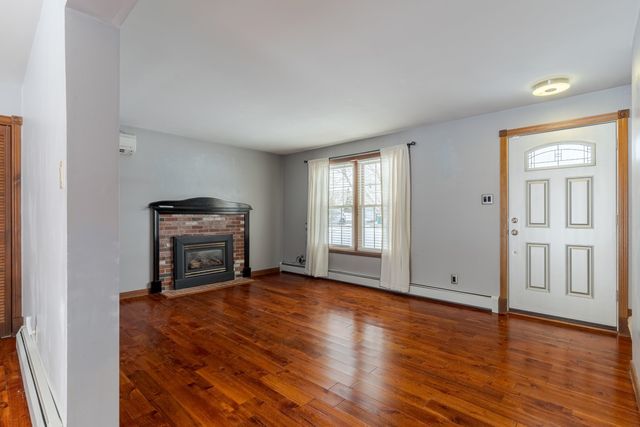 9 Ledgeview Drive, Rochester, NH 03839