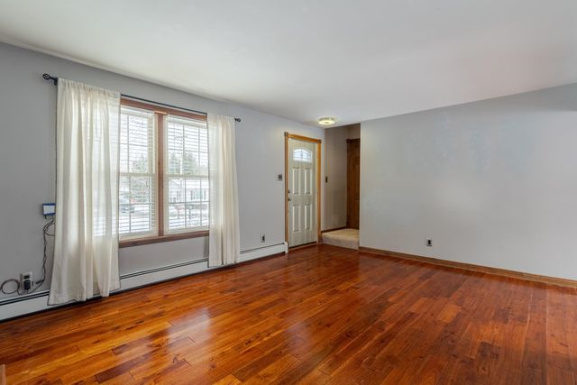 9 Ledgeview Drive, Rochester, NH 03839