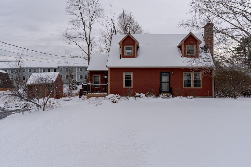 9 Ledgeview Drive, Rochester, NH 03839