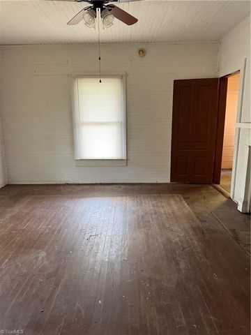 9 Fowler Avenue, Lexington, NC 27292