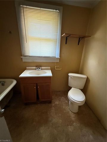 9 Fowler Avenue, Lexington, NC 27292