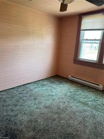 9 Fowler Avenue, Lexington, NC 27292