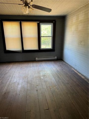 9 Fowler Avenue, Lexington, NC 27292